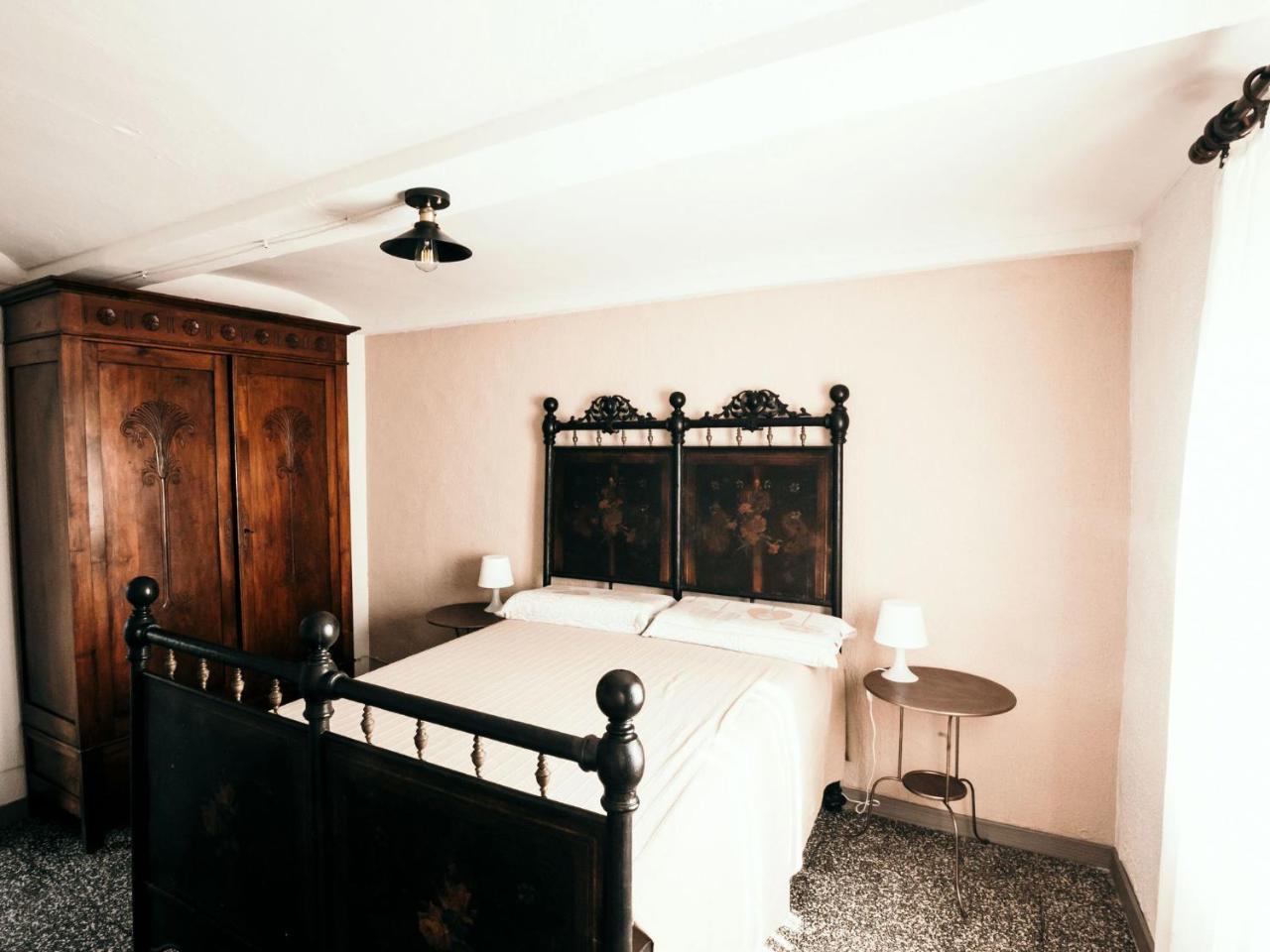 Superb Holiday Home In Piedmont Italy With Fireplace Santo Stefano Belbo Eksteriør billede